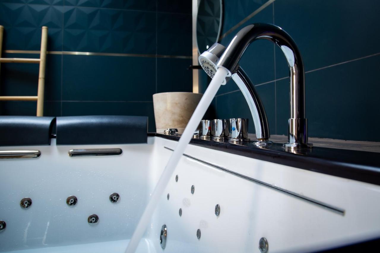 L'Ecrin Champenois - Suite Avec Balneo Et Sauna Prives Chalons en Champagne Bagian luar foto